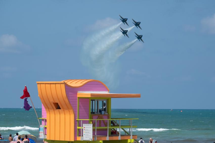 El show aéreo de aviones militares regresa a Miami Beach
